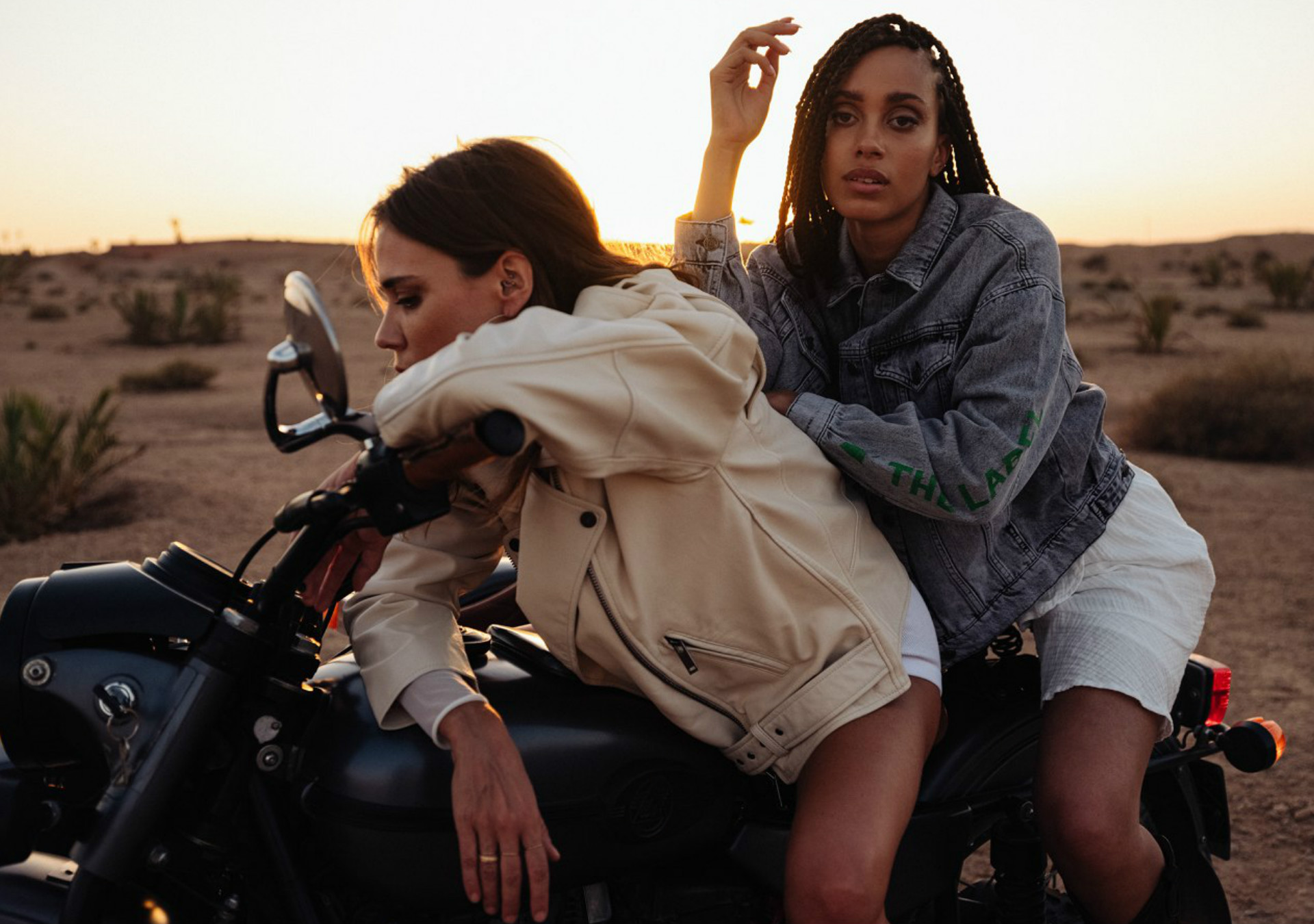 Lucia van der Knaap Mainboard Touché Models