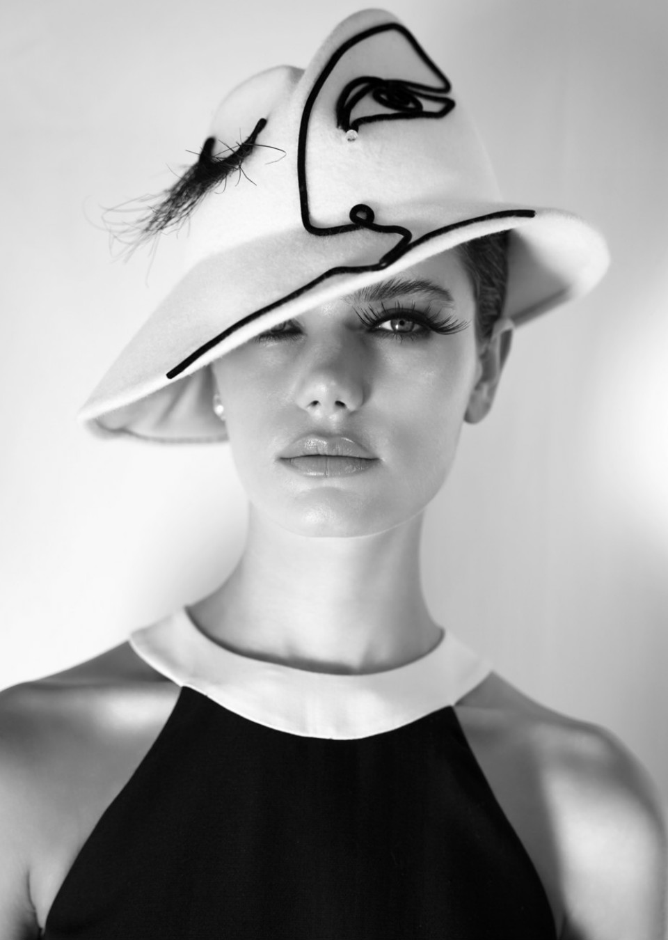 Tessa Jones Mainboard Touché Models