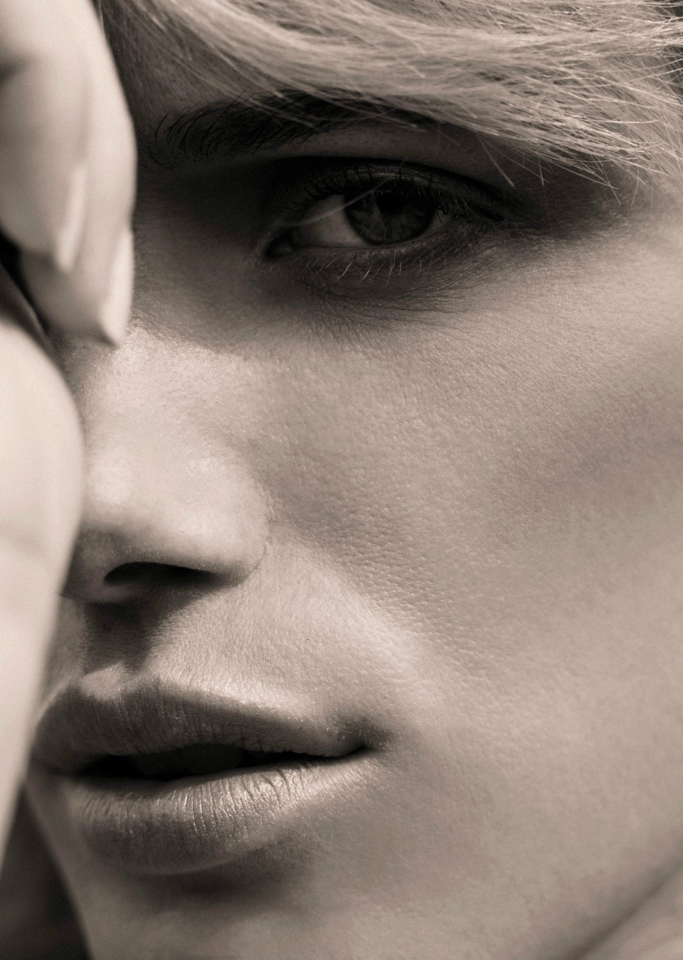 Roos Louwers Mainboard Touché Models