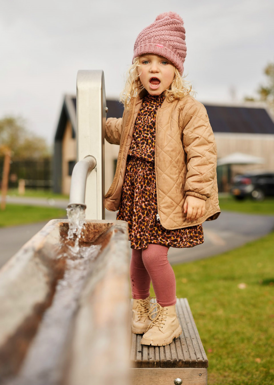 CAROLINE Family The Specials