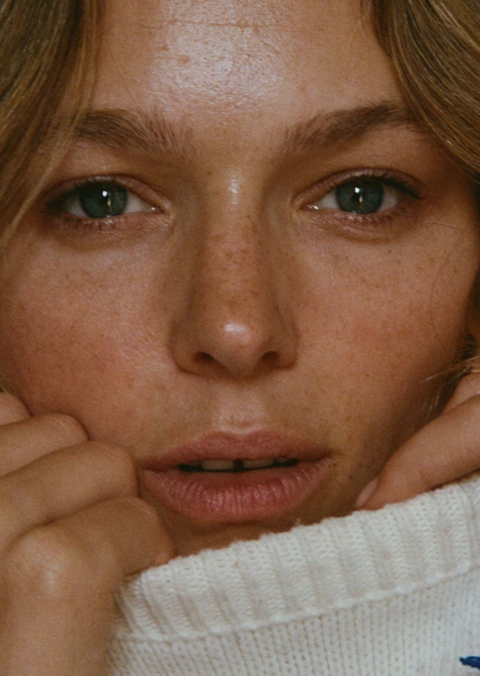 Anais G. Mainboard Touché Models