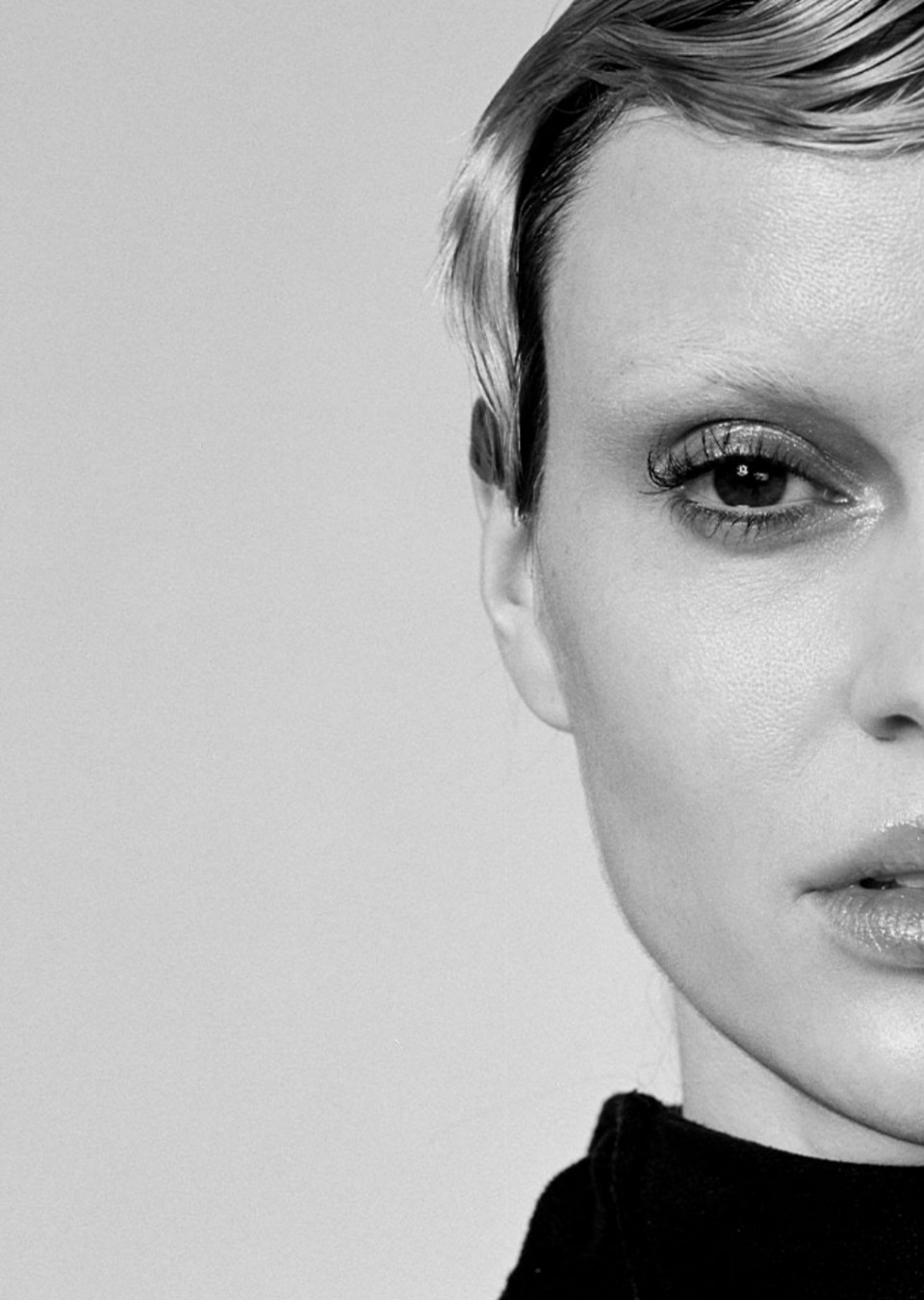 Ann Kuen Mainboard Touché Models